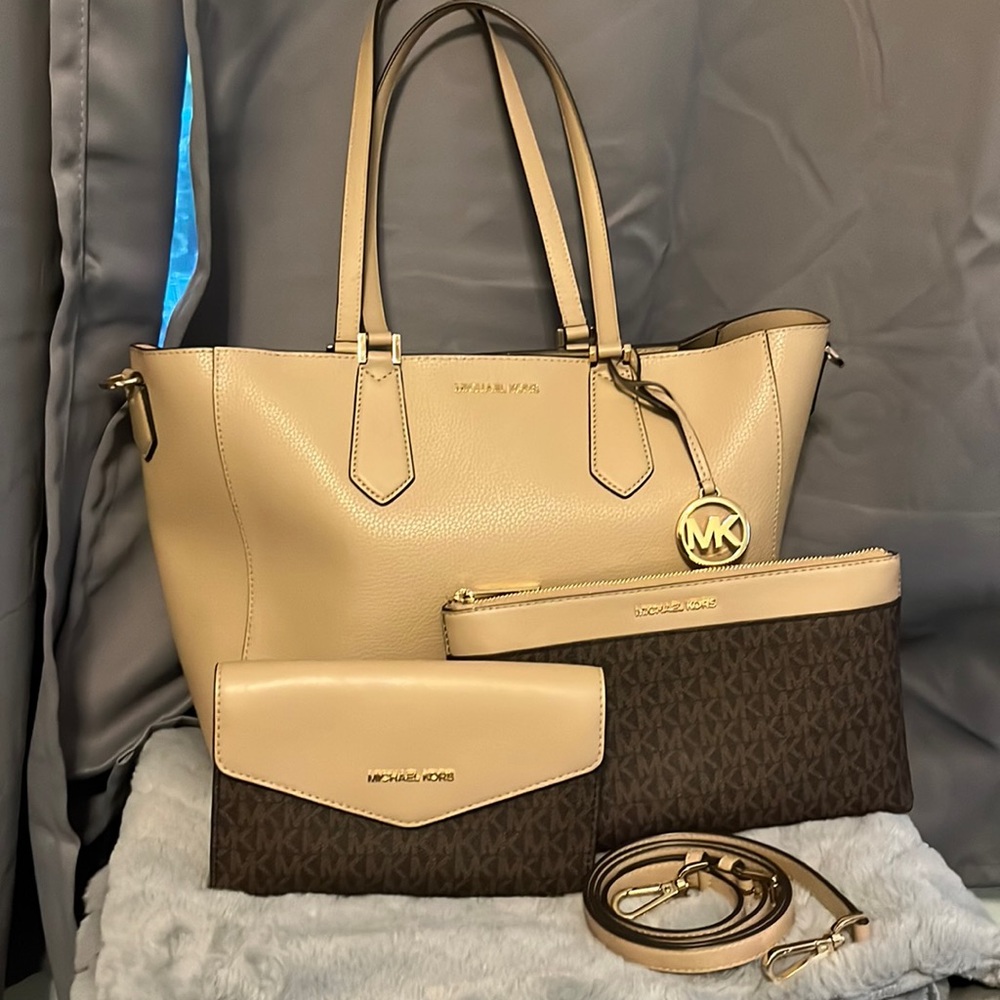 Michael Kors all in one! Large tote with 2 internal removable smaller bags